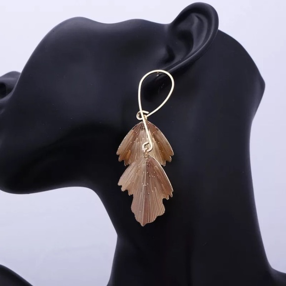 Gold Tone Leaves Earrings - Picture 4 of 6